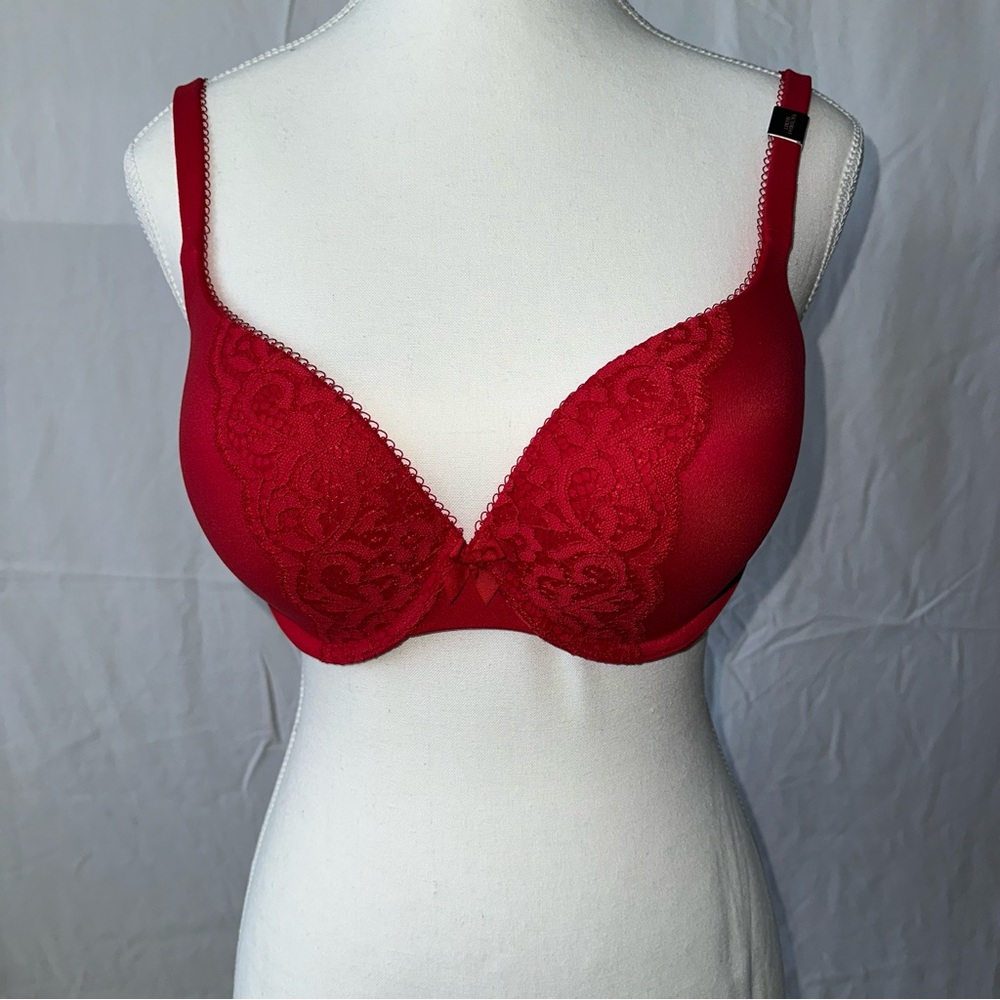 Victoria Secret Bra Body by Victoria Perfect Shape Push Up Size 32DD Red NWT